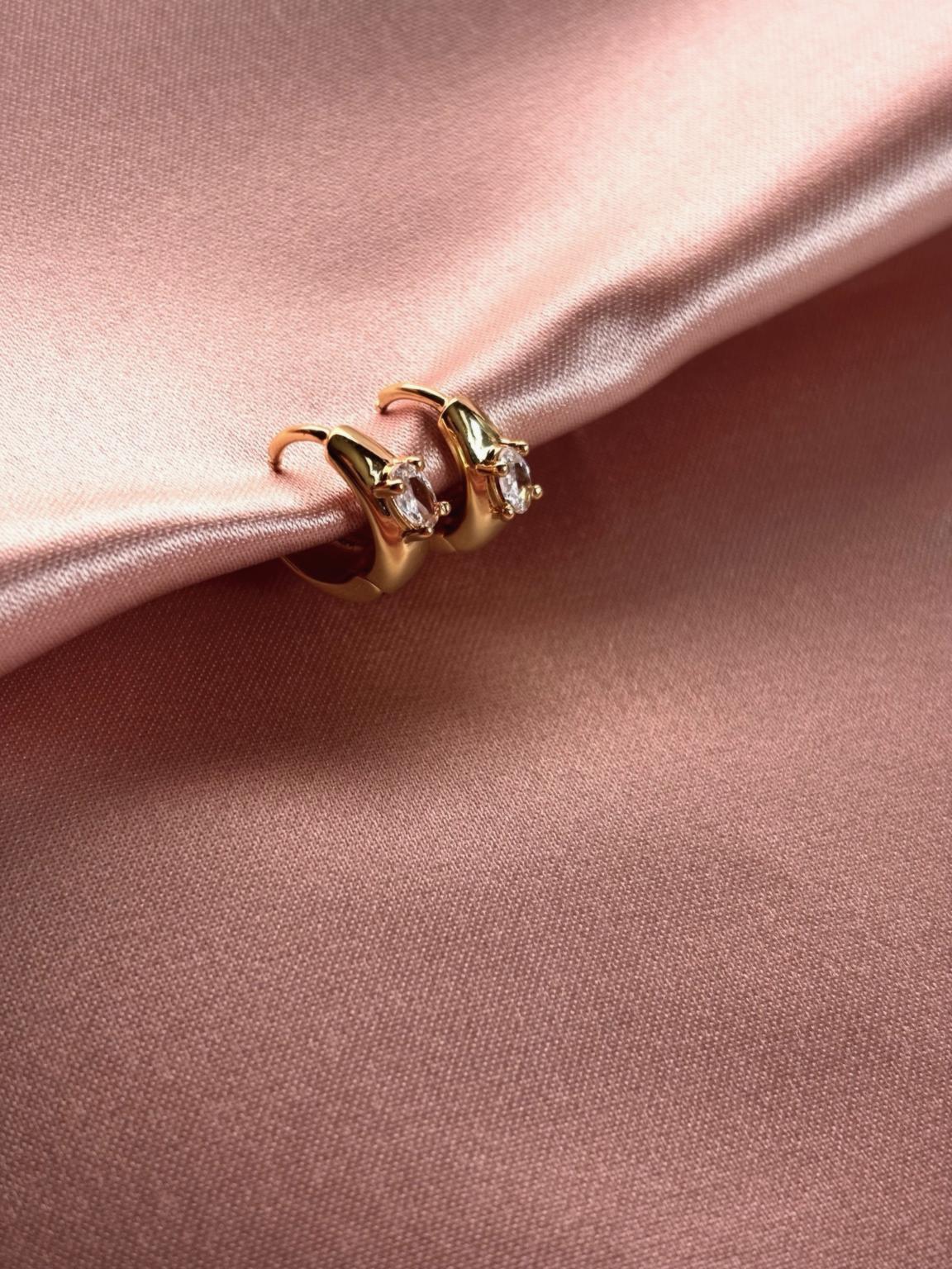 CZ Petite Dome Huggies