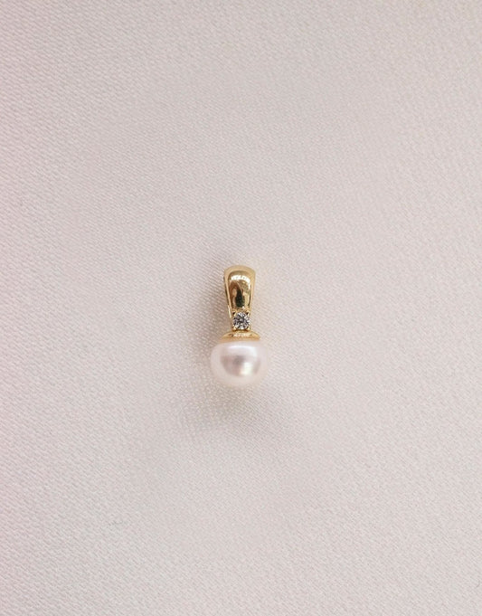 Pearl Charm